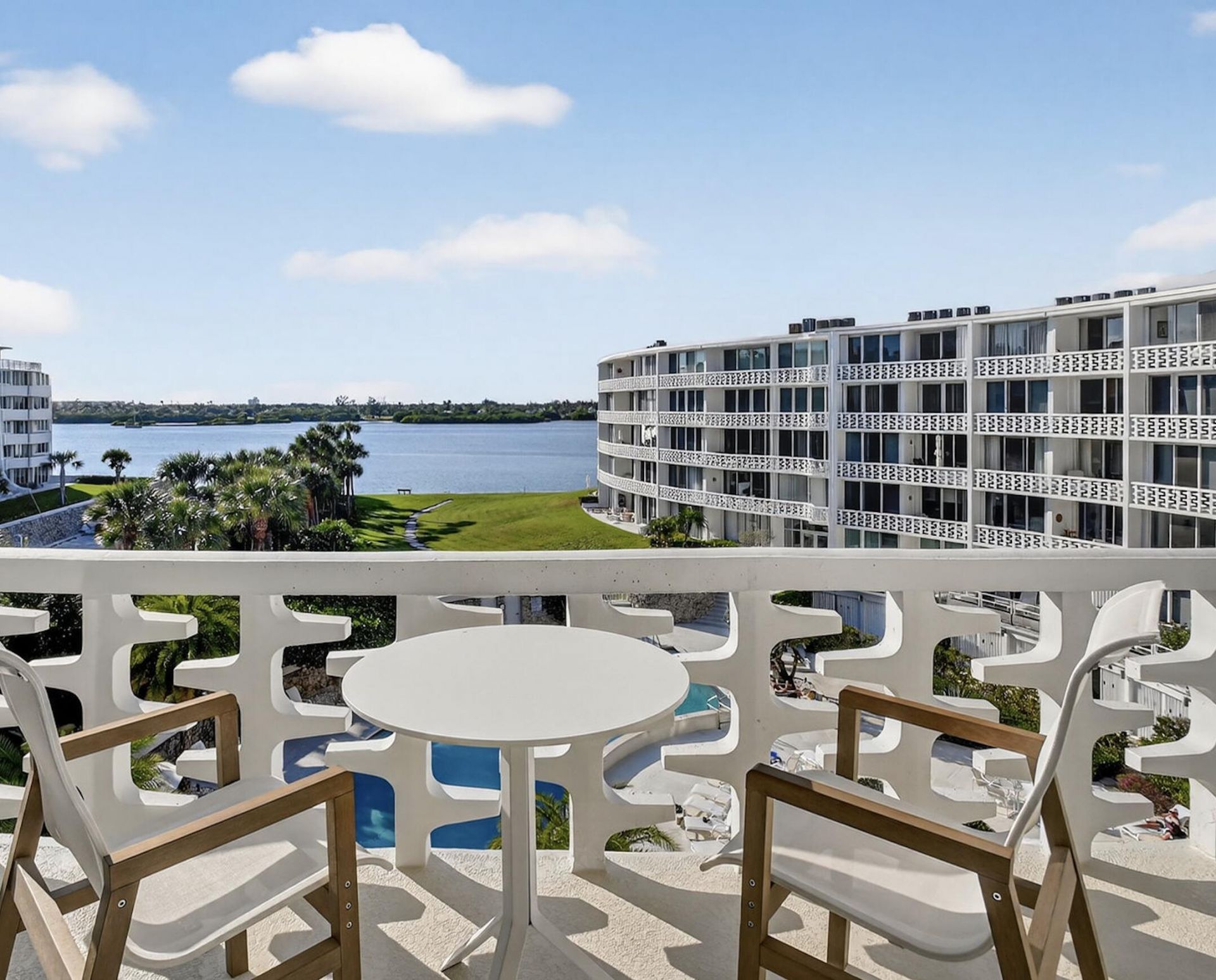 2760 S Ocean Boulevard, Unit 417, Palm Beach, FL 33480 Photo