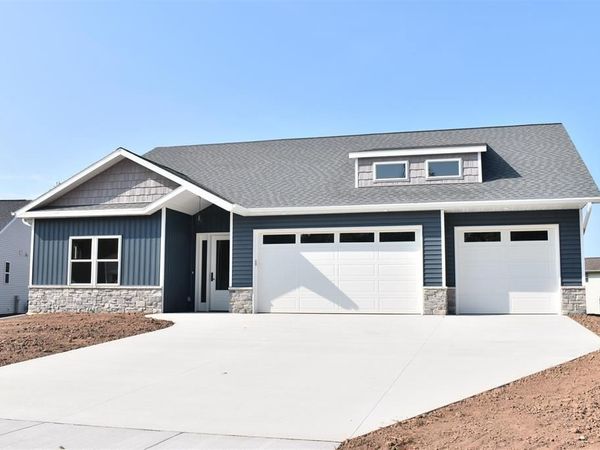 3208 ECLIPSE DRIVE, Green Bay, WI 54311