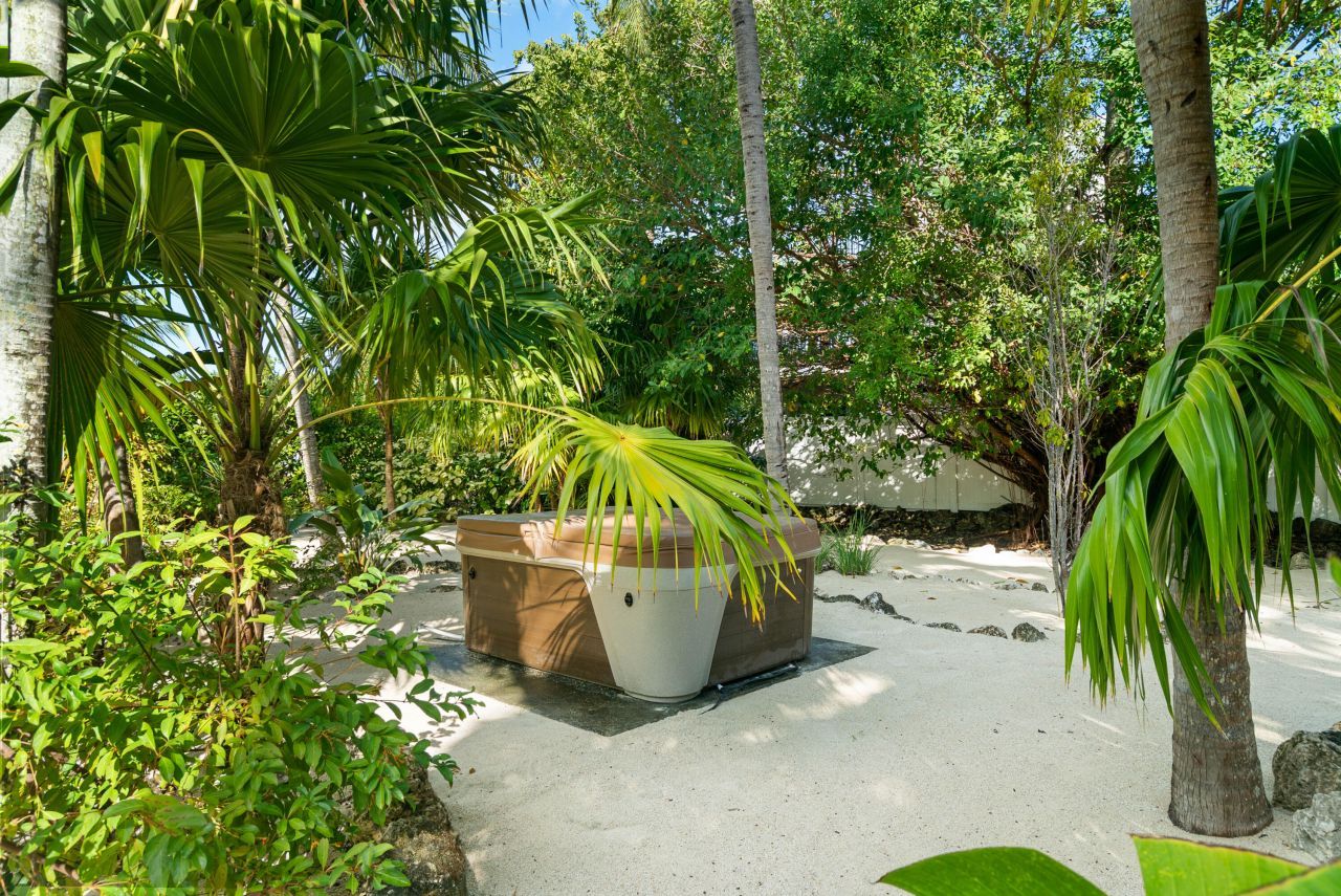 158 Tampa Drive, Tavernier, FL 33070 Photo