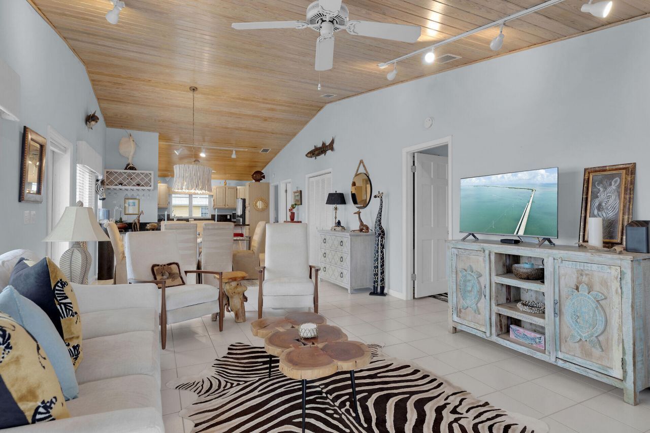 651 9th Street, Key Colony, FL 33051 Photo