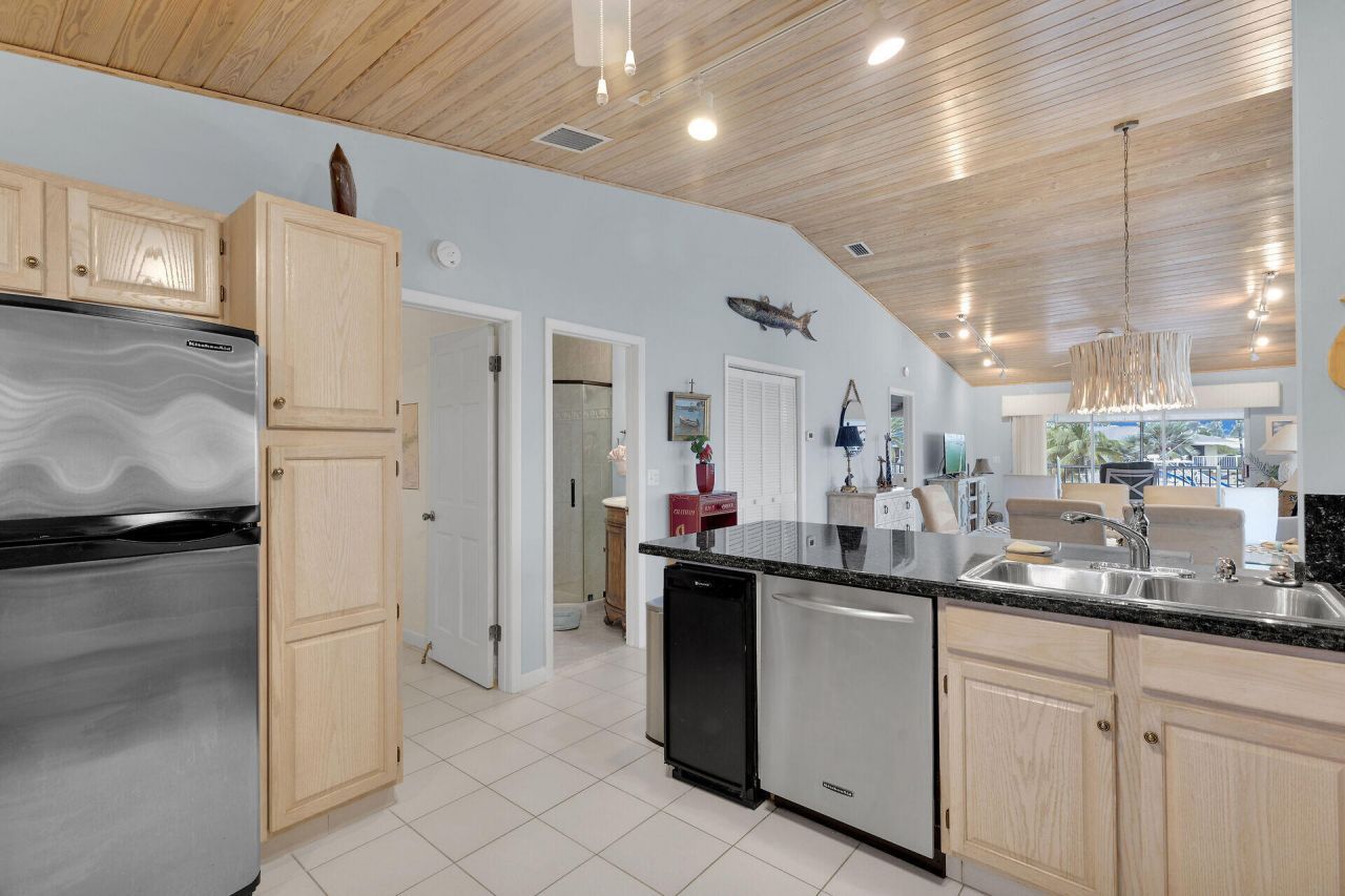 651 9th Street, Key Colony, FL 33051 Photo