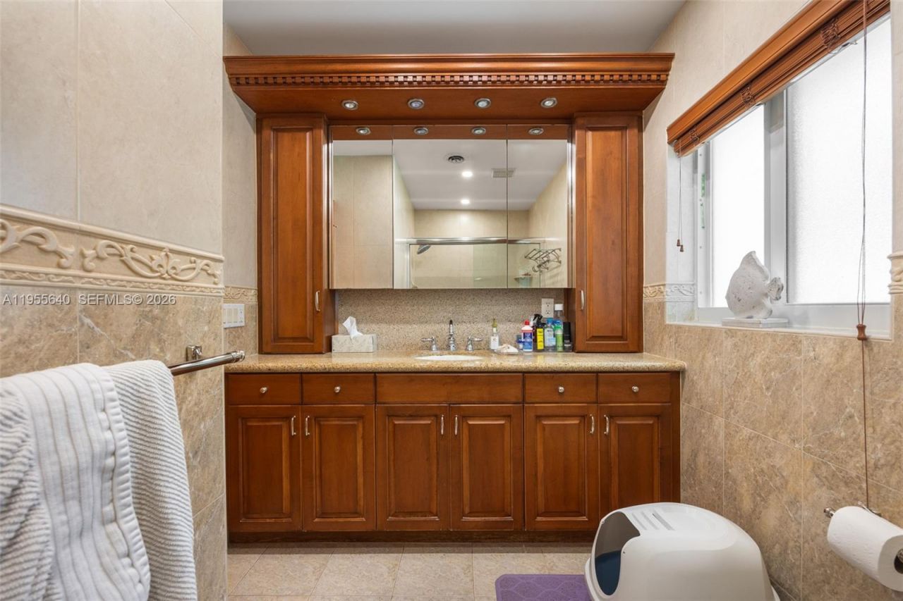 13205 SW 71st Ave, Pinecrest, FL 33156 Photo