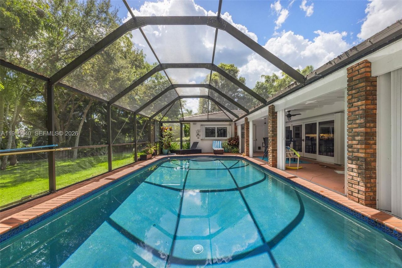 13205 SW 71st Ave, Pinecrest, FL 33156 Photo