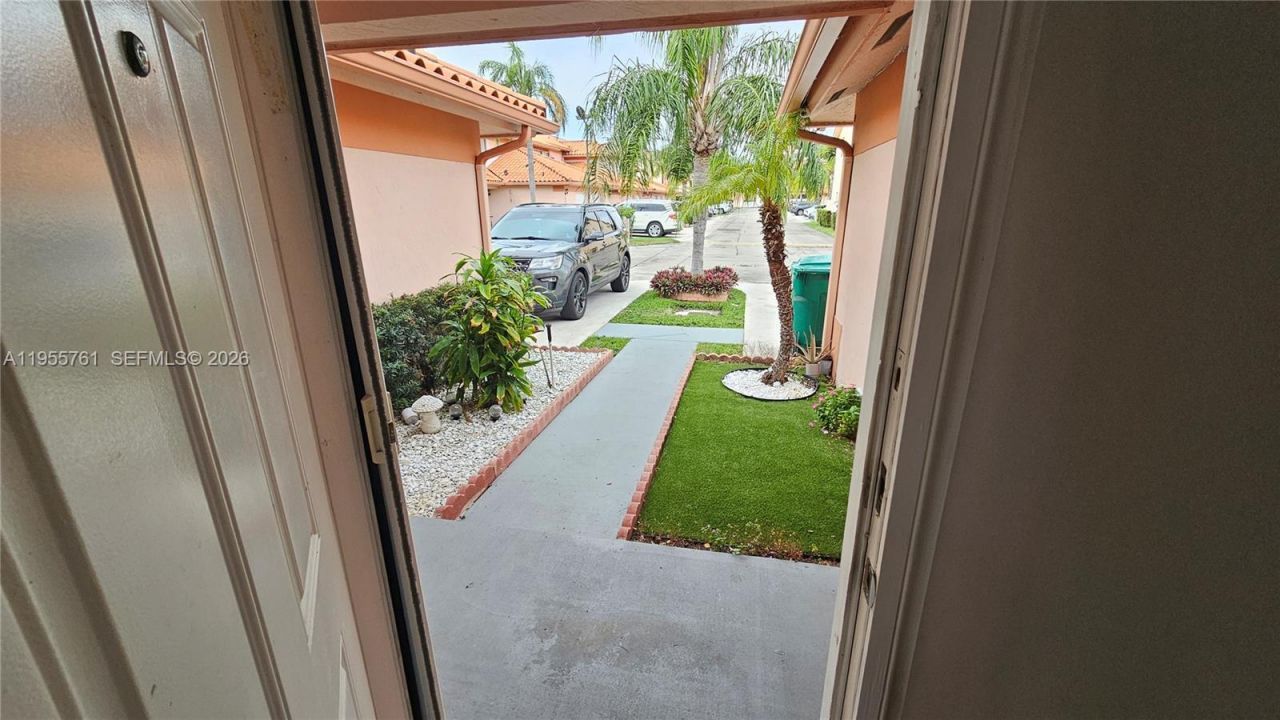 20814 San Simeon Way, Unit 108, Miami, FL 33179 Photo