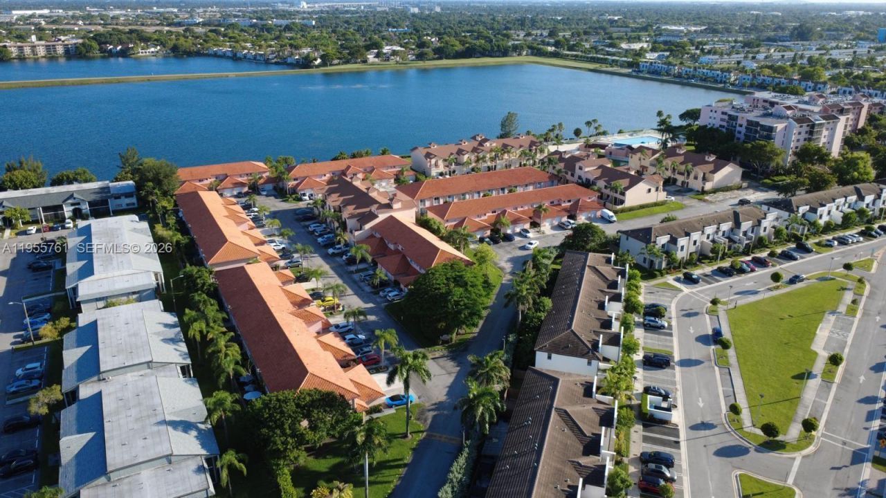 20814 San Simeon Way, Unit 108, Miami, FL 33179 Photo