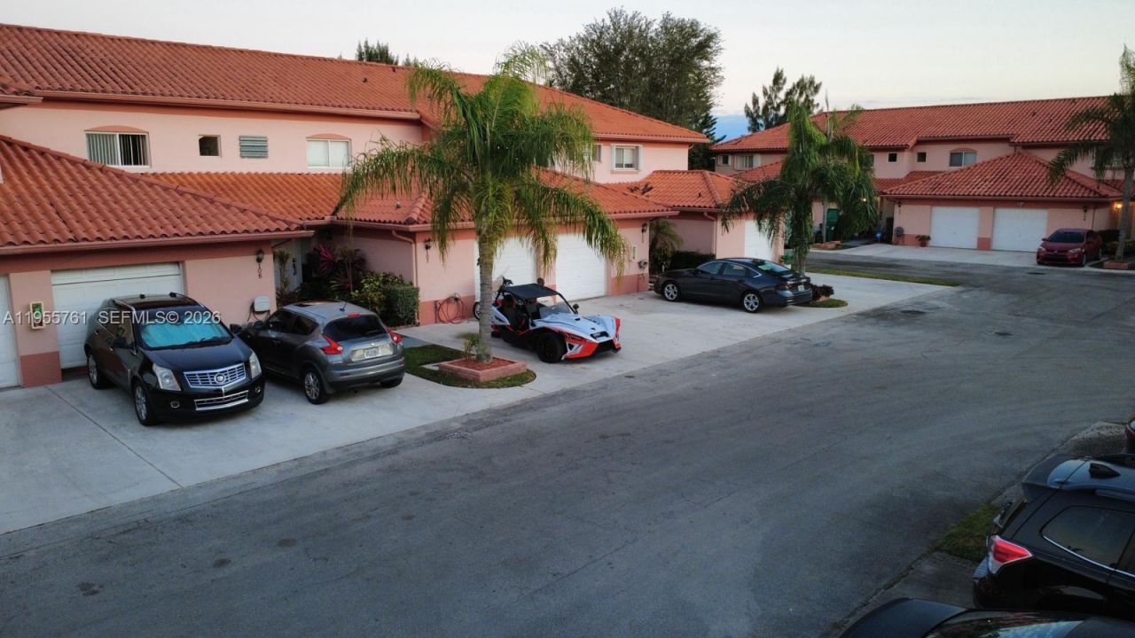 20814 San Simeon Way, Unit 108, Miami, FL 33179 Photo