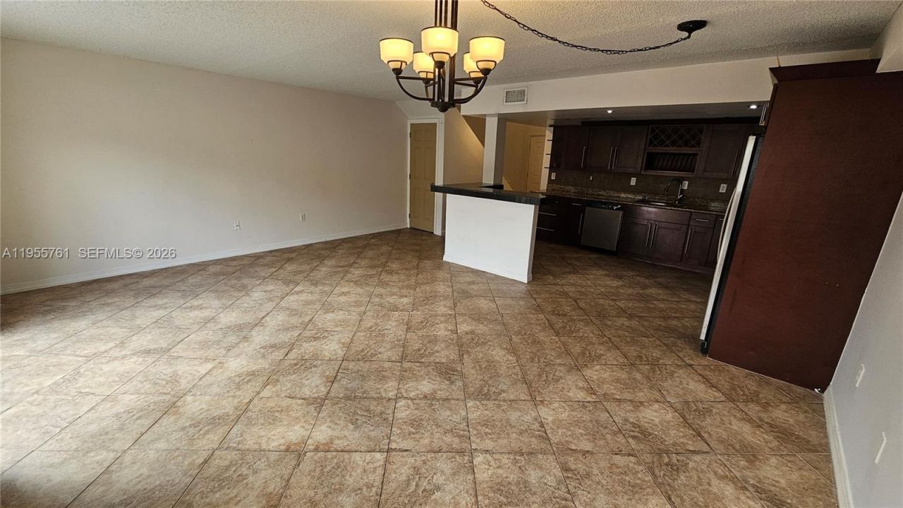 20814 San Simeon Way, Unit 108, Miami, FL 33179 Photo