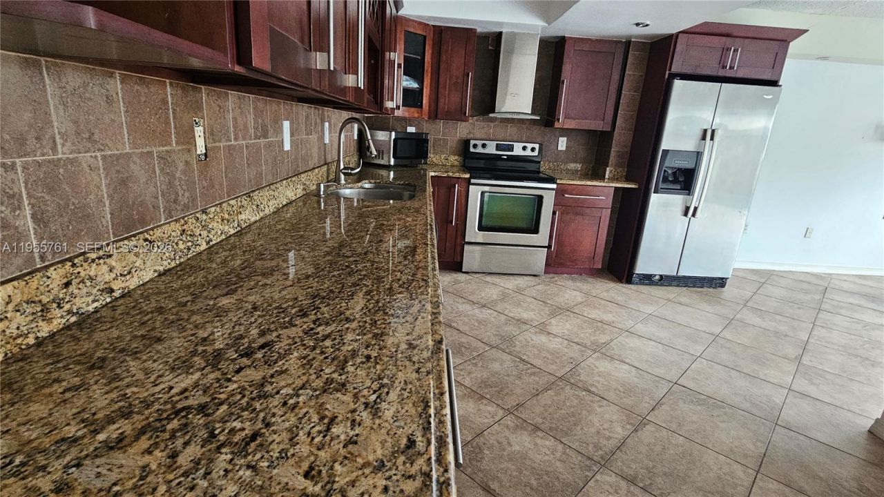 20814 San Simeon Way, Unit 108, Miami, FL 33179 Photo