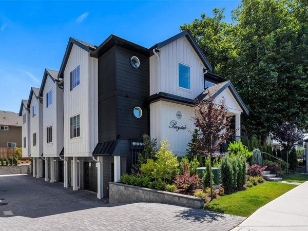 10145 Fifth St, Unit 4, Sidney, BC V8L 2X8