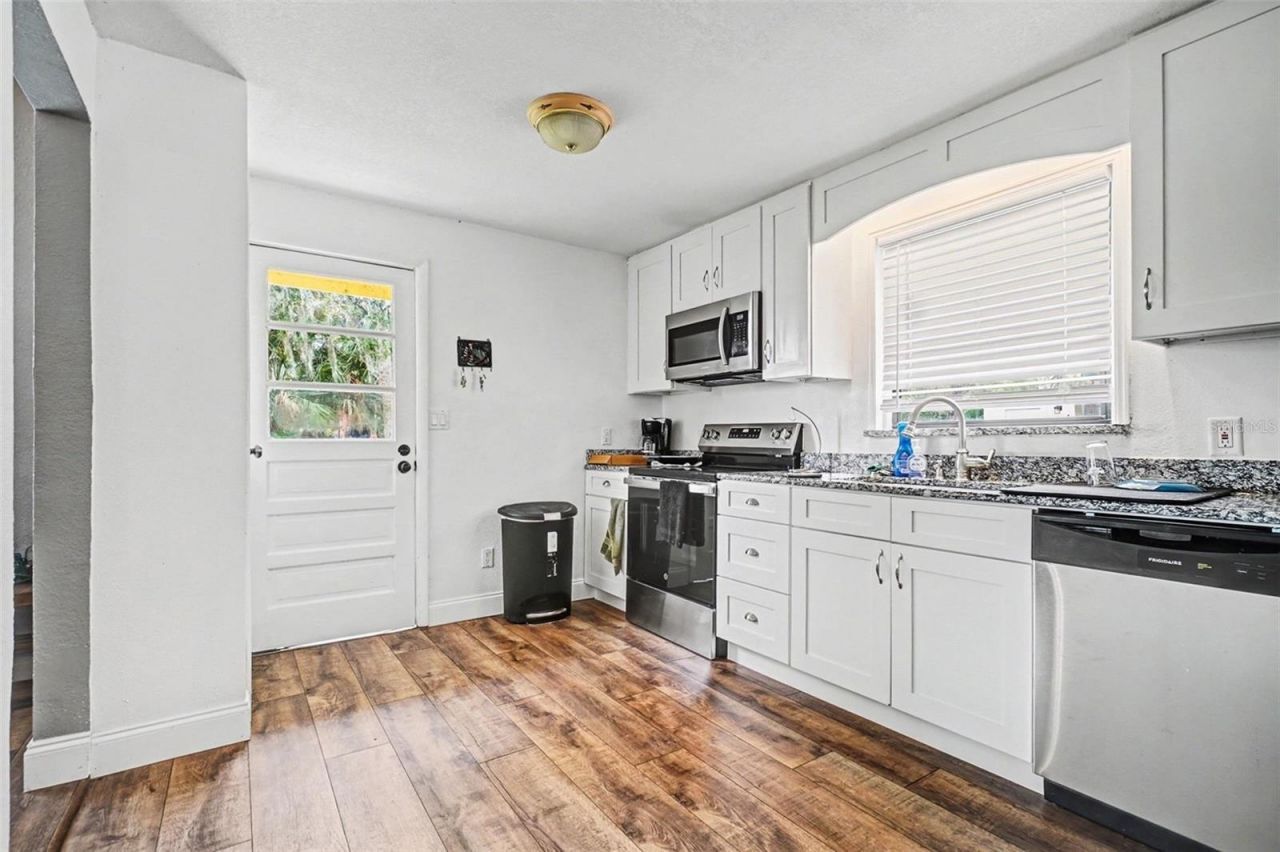 55316 Claire Street, Astor, FL 32102 Photo