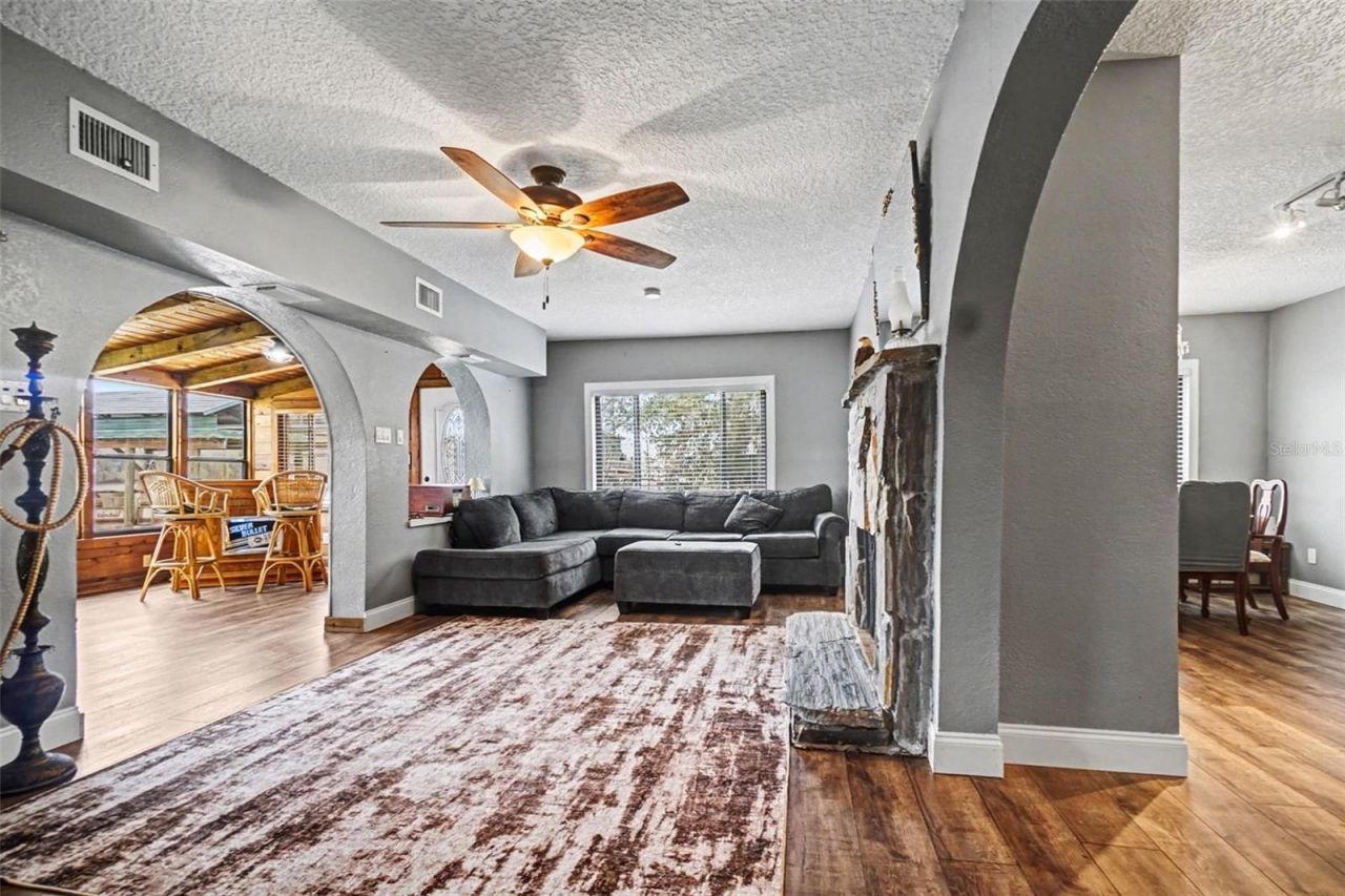 55316 Claire Street, Astor, FL 32102 Photo