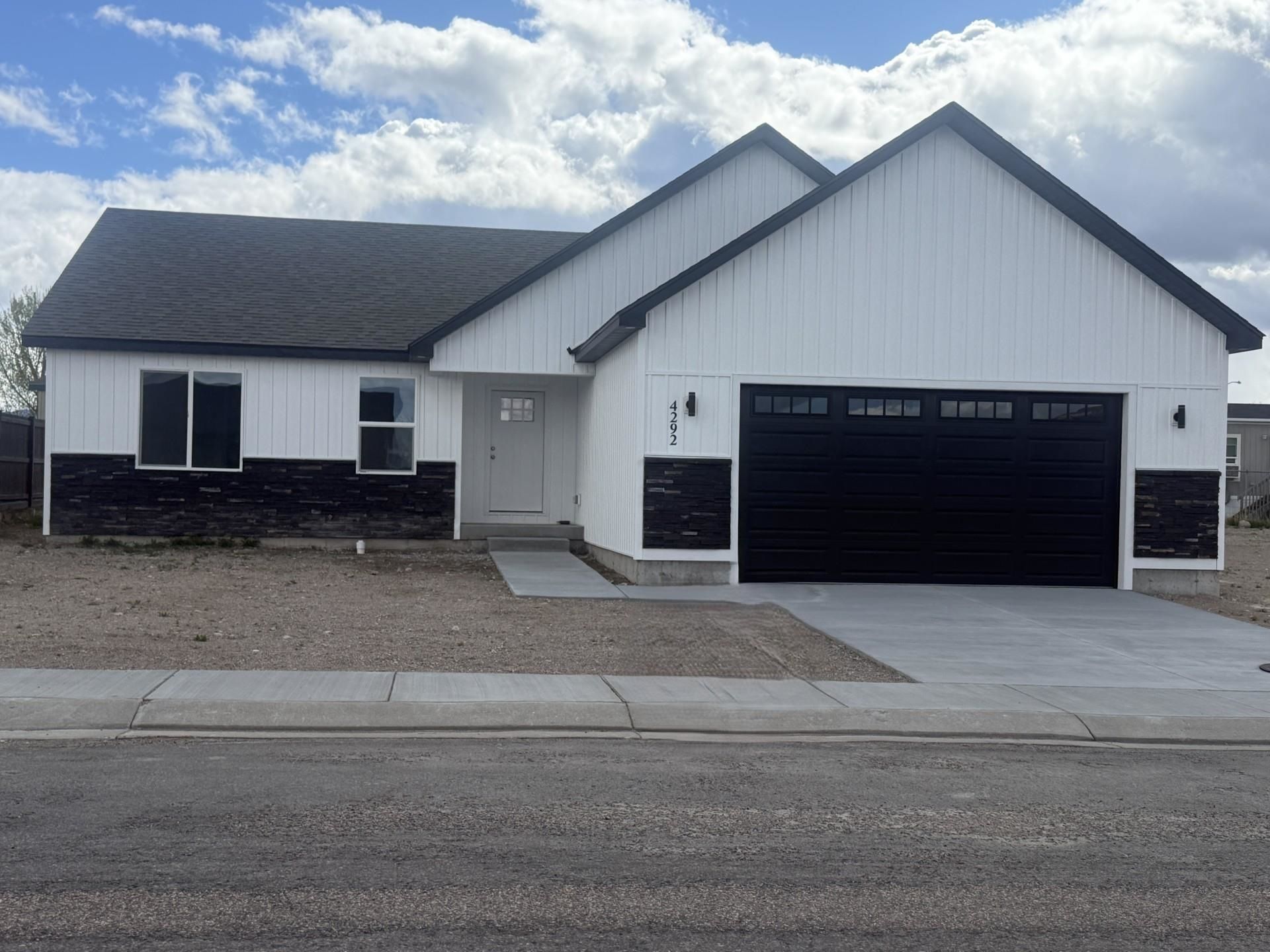 4292 E Arizona, Pocatello, ID 83202 Main Photo