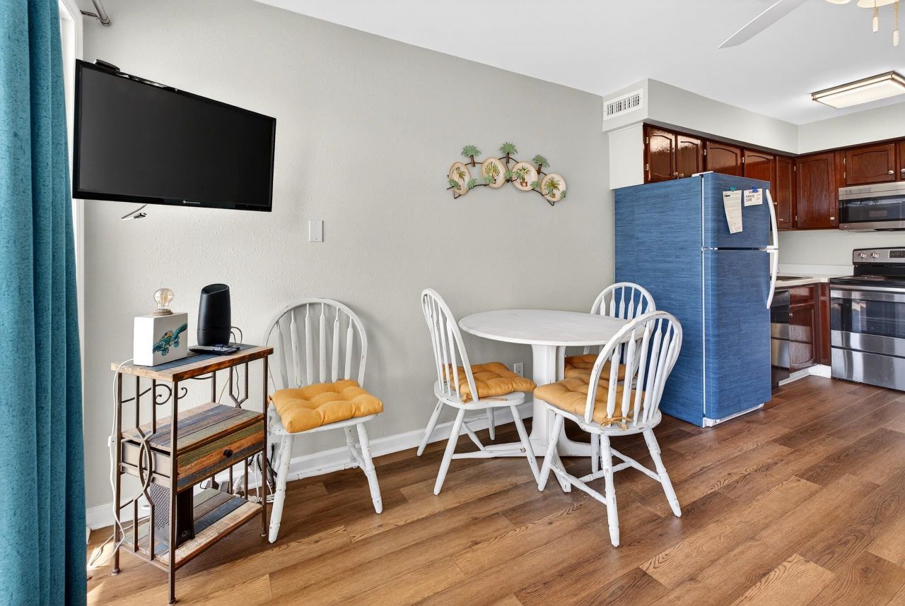 301 N Waccamaw Dr.  Photo 6