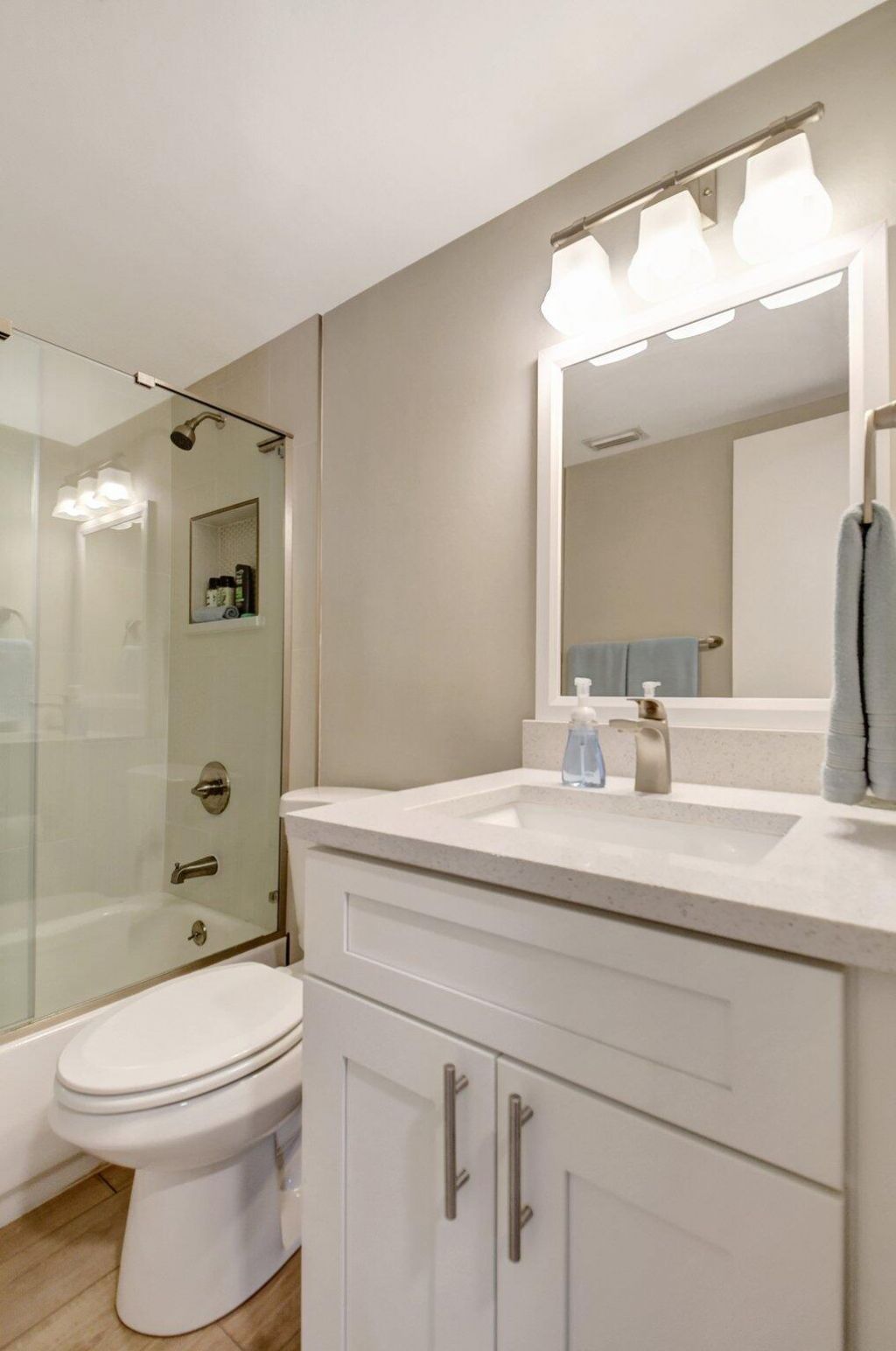 1125 Lake Shore Drive, Unit 203, Lake Park, FL 33403 Photo