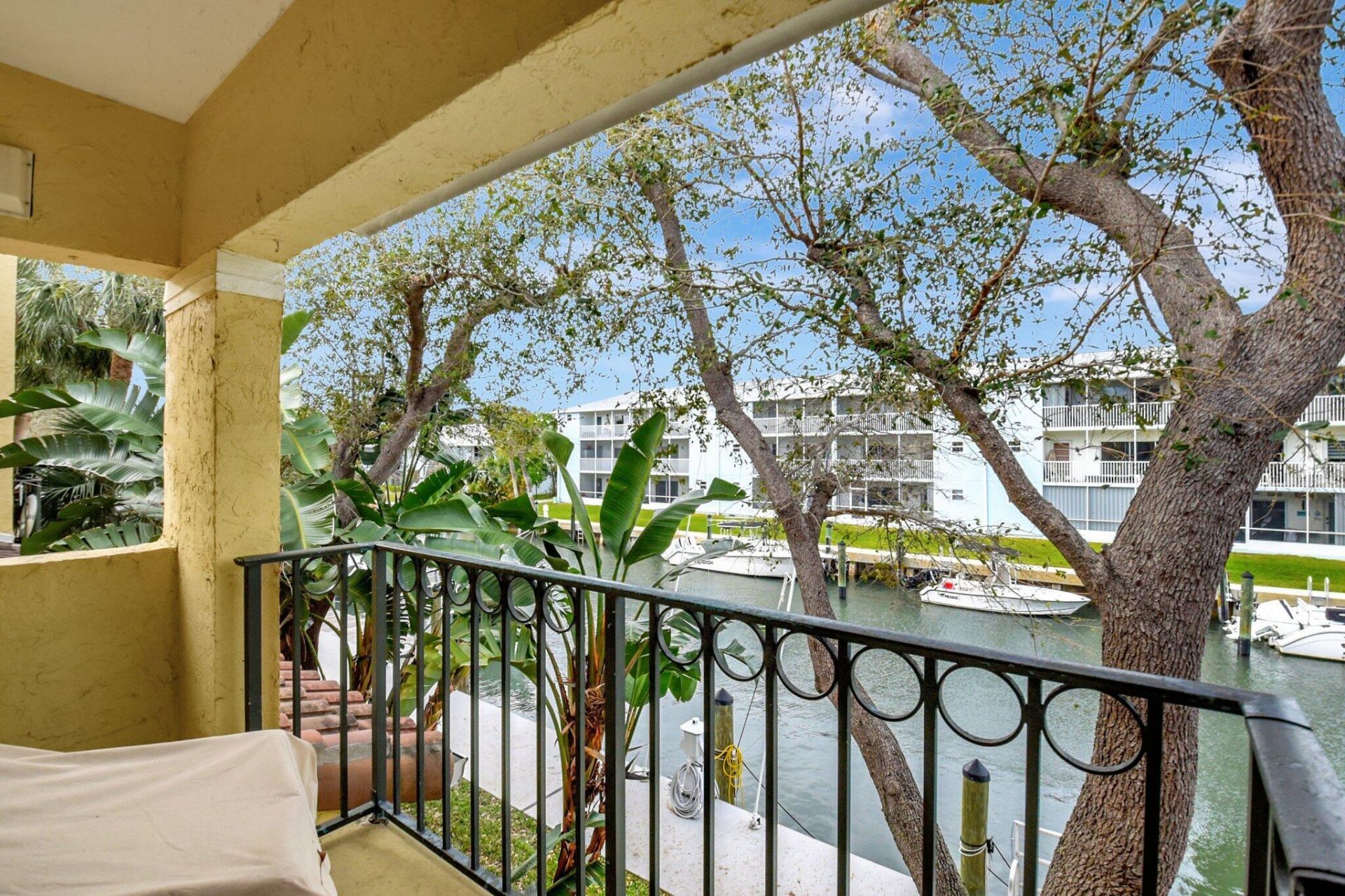 1125 Lake Shore Drive, Unit 203, Lake Park, FL 33403 Photo