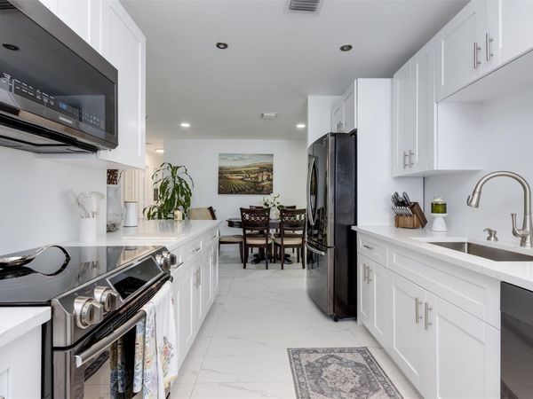 2600 NW 50th St, Tamarac, FL 33309