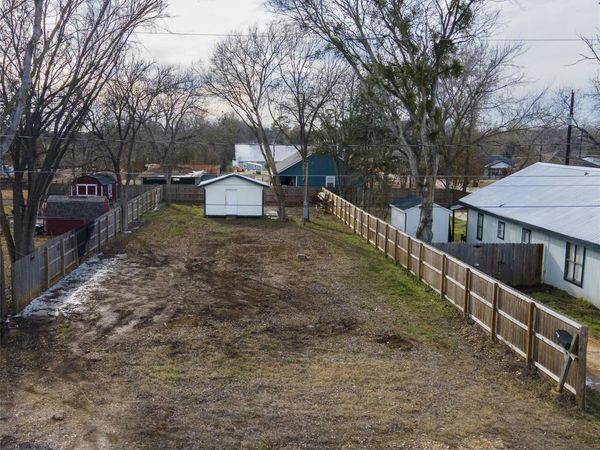 529 Giddings ST, Lexington, TX 78947