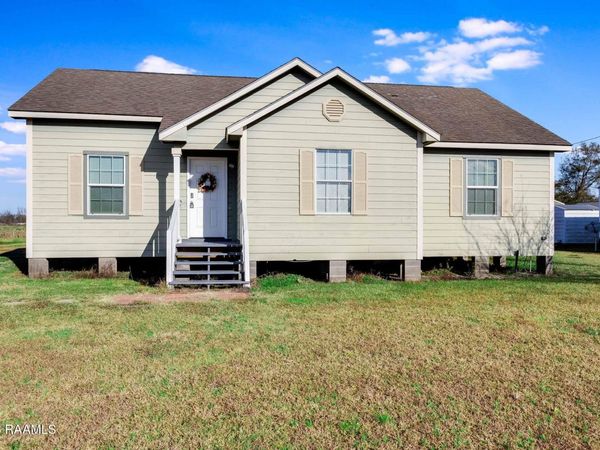 1014 Carolyn Rose Drive, Breaux Bridge, LA 70517