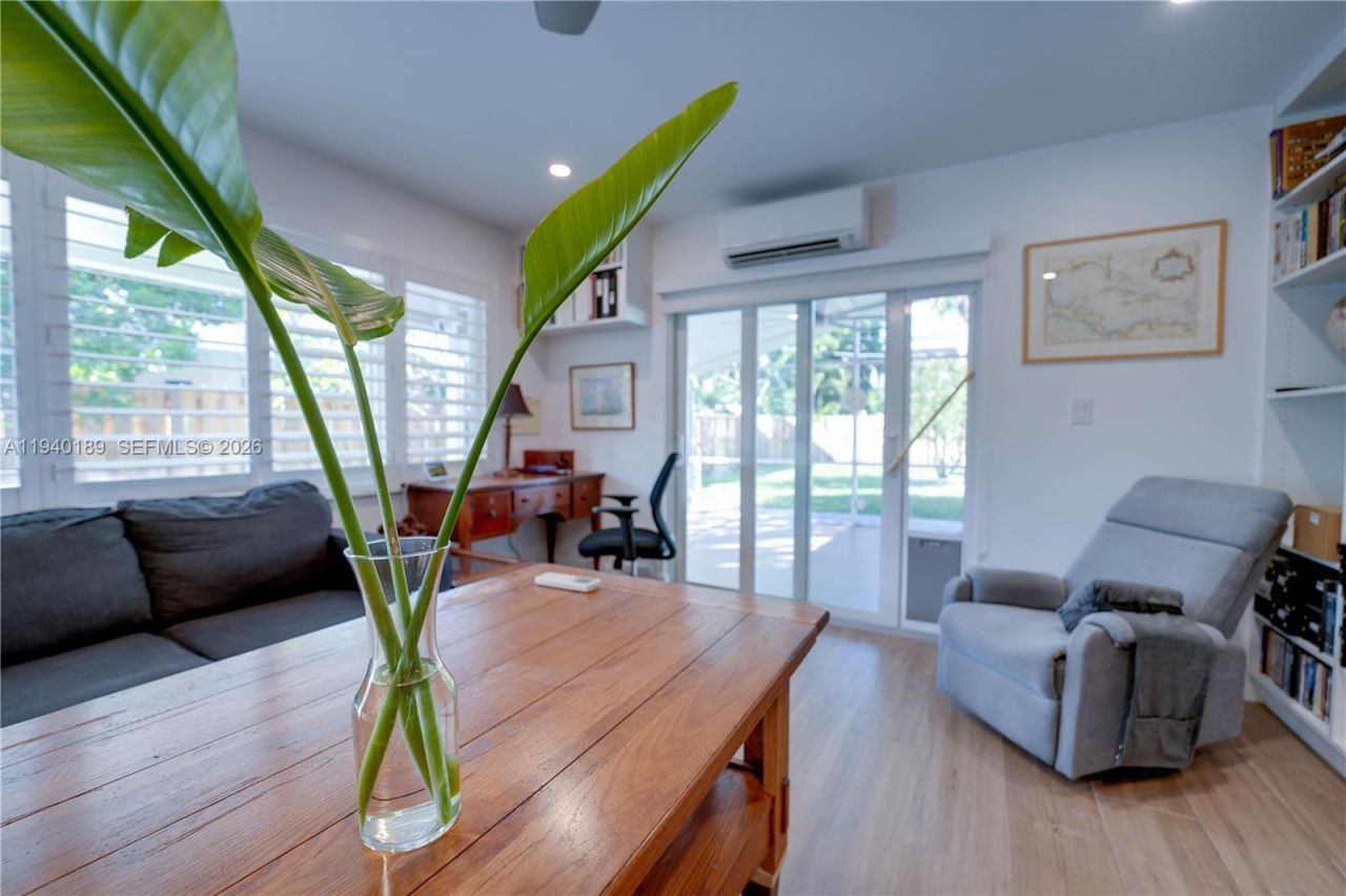 421 SW 14th Ct, Fort Lauderdale, FL 33315 Photo