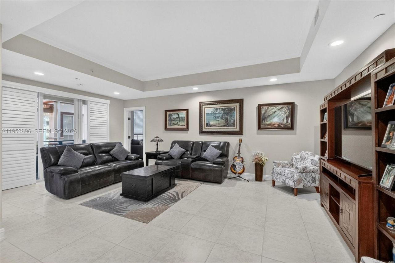 16135 Emerald Estates Dr, Unit 162, Weston, FL 33331 Photo
