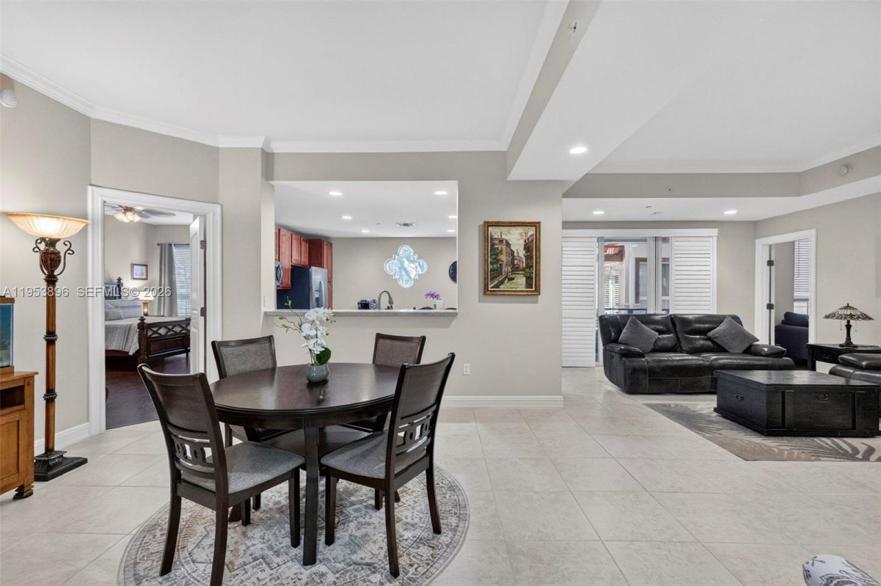 16135 Emerald Estates Dr, Unit 162, Weston, FL 33331 Photo