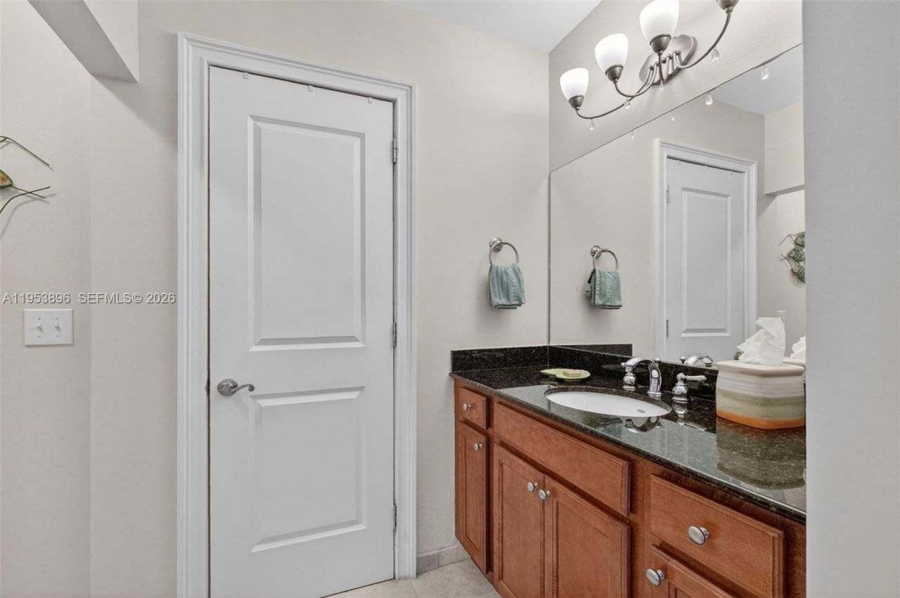 16135 Emerald Estates Dr, Unit 162, Weston, FL 33331 Photo