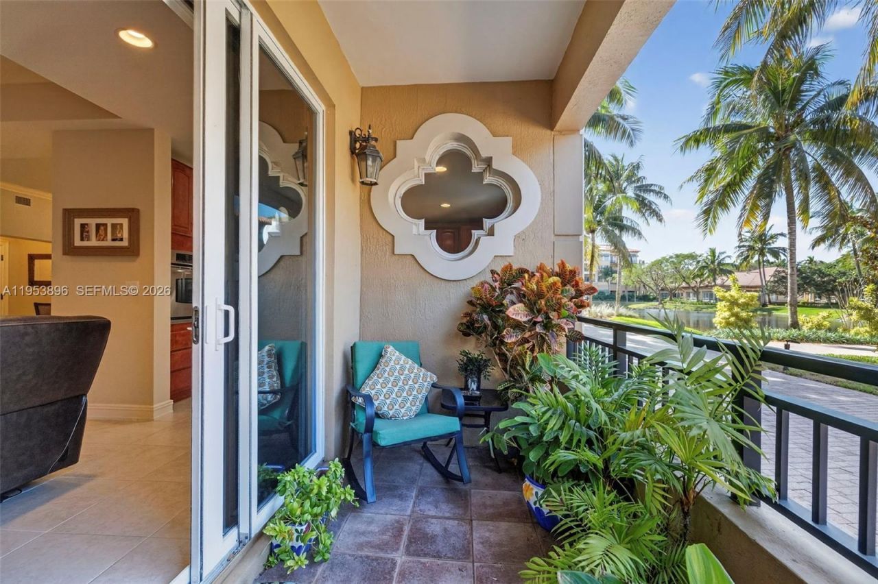 16135 Emerald Estates Dr , Unit 162, Weston, FL 33331 Photo