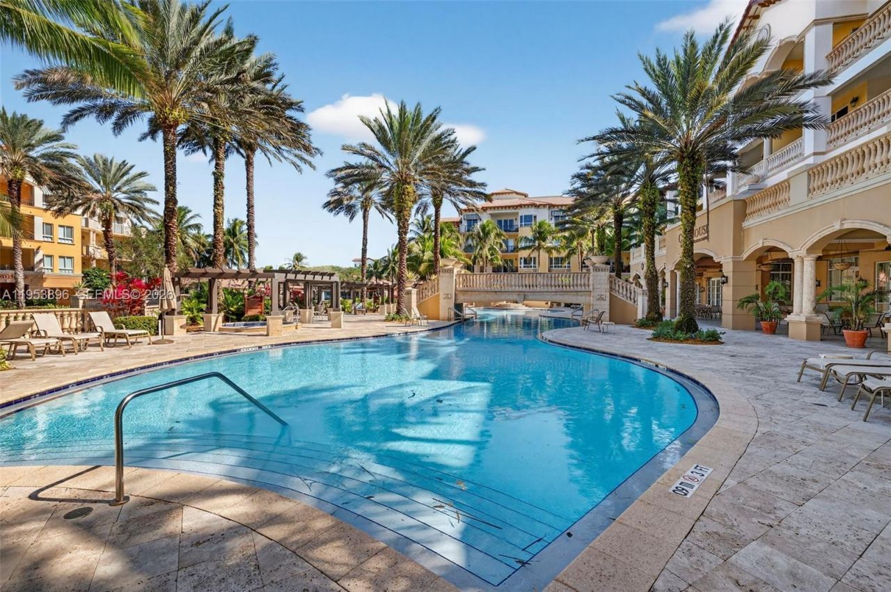 16135 Emerald Estates Dr, Unit 162, Weston, FL 33331 Photo