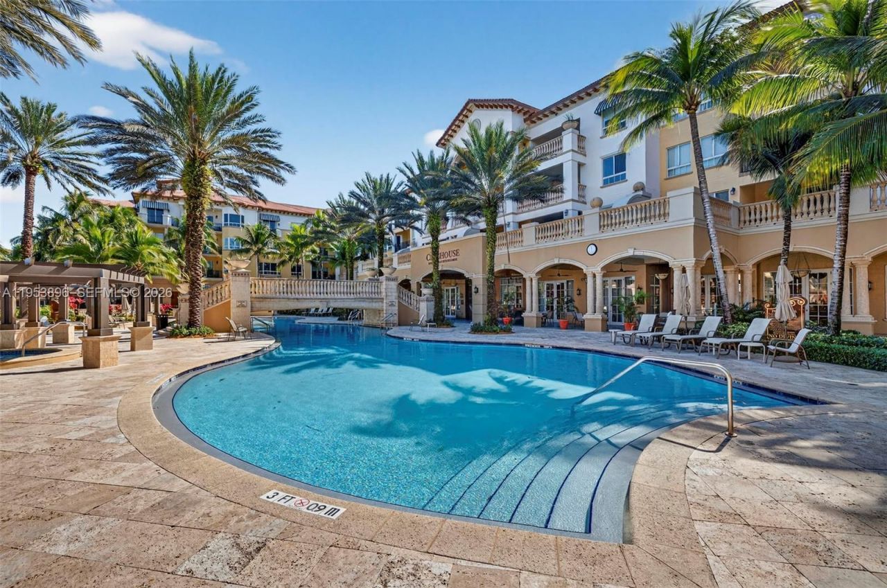 16135 Emerald Estates Dr, Unit 162, Weston, FL 33331 Photo