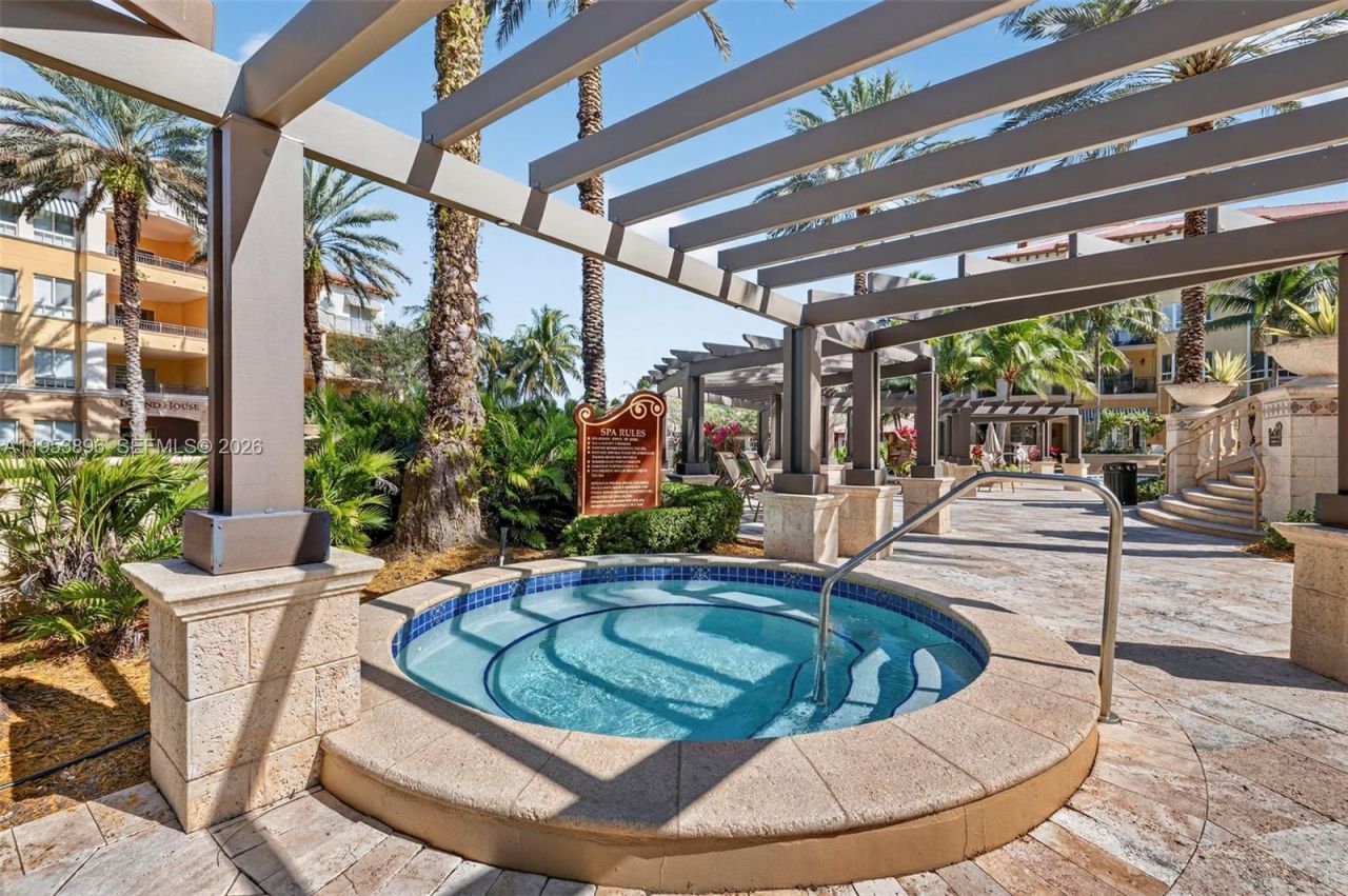 16135 Emerald Estates Dr, Unit 162, Weston, FL 33331 Photo