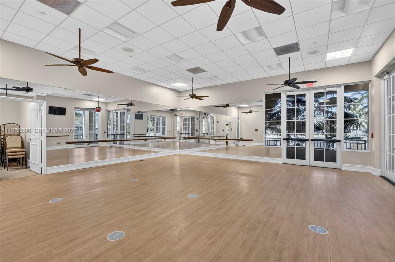 16135 Emerald Estates Dr, Unit 162, Weston, FL 33331 Photo