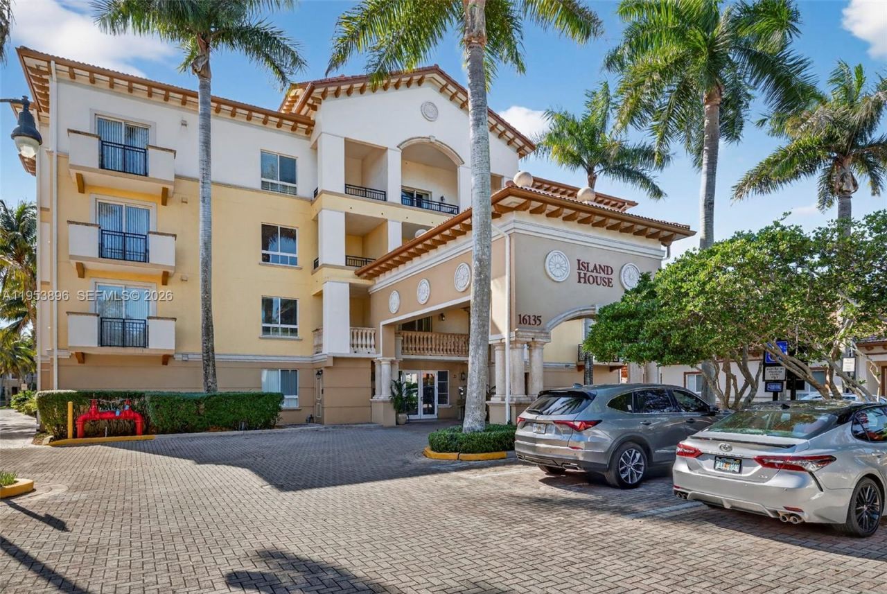 16135 Emerald Estates Dr, Unit 162, Weston, FL 33331 Photo