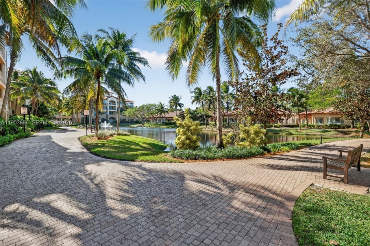 16135 Emerald Estates Dr, Unit 162, Weston, FL 33331 Photo