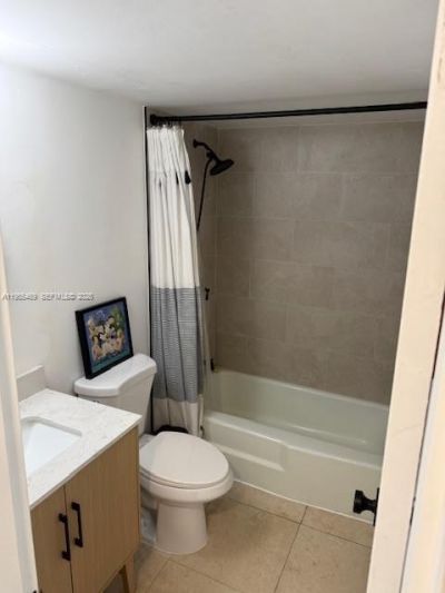 2000 NE 135th St, Unit 703, North Miami, FL 33181 Photo