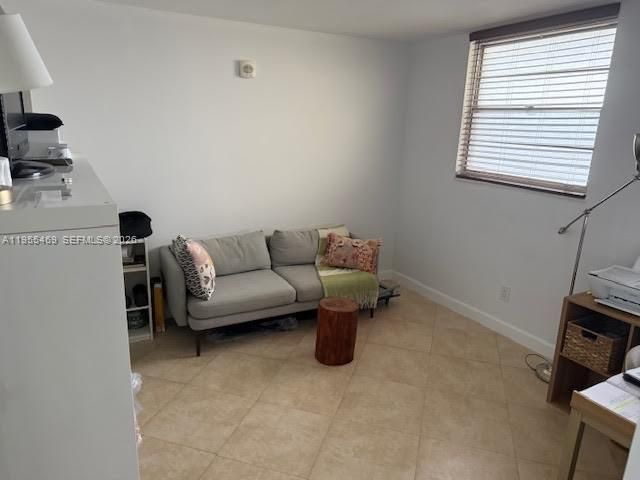 2000 NE 135th St, Unit 703, North Miami, FL 33181 Photo