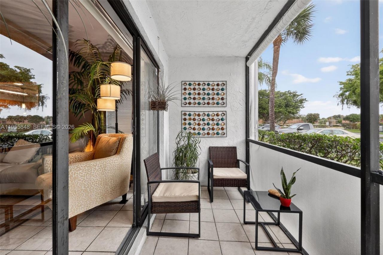 1013 Green Pine Blvd, Unit D1, West Palm Beach, FL 33409 Photo