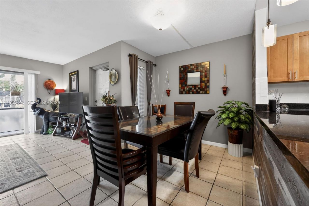 1013 Green Pine Blvd, Unit D1, West Palm Beach, FL 33409 Photo