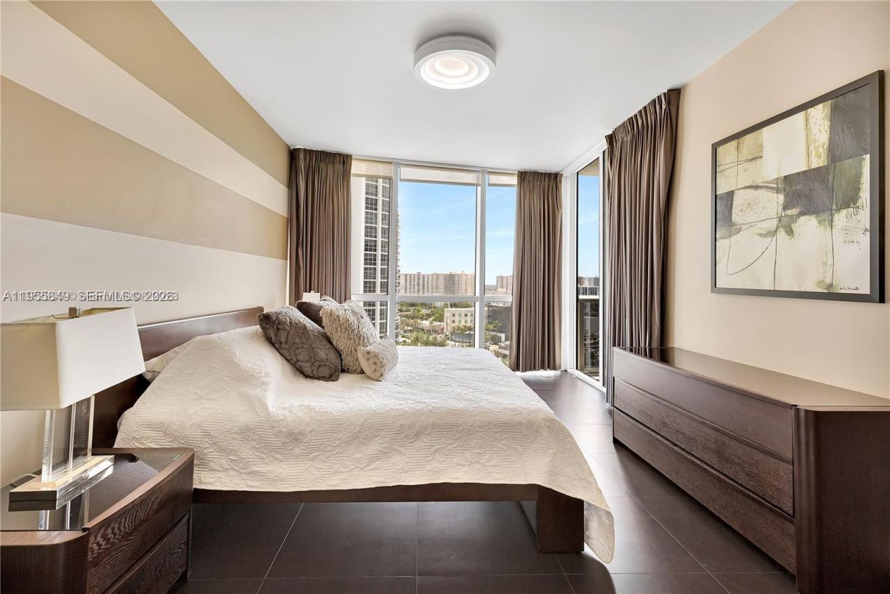 18201 Collins Ave , Unit 1507, Sunny Isles Beach, FL 33160 Photo