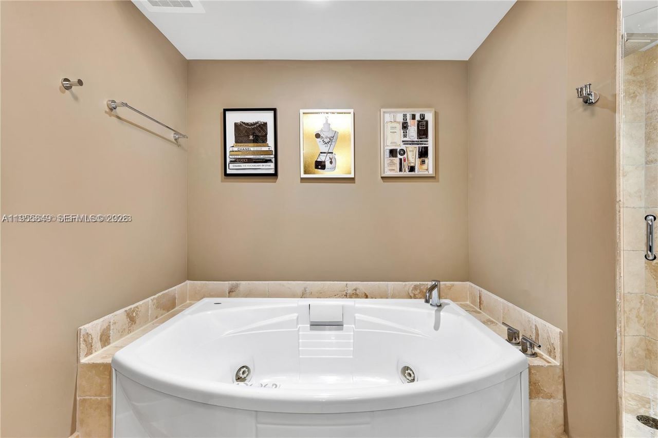 18201 Collins Ave , Unit 1507, Sunny Isles Beach, FL 33160 Photo