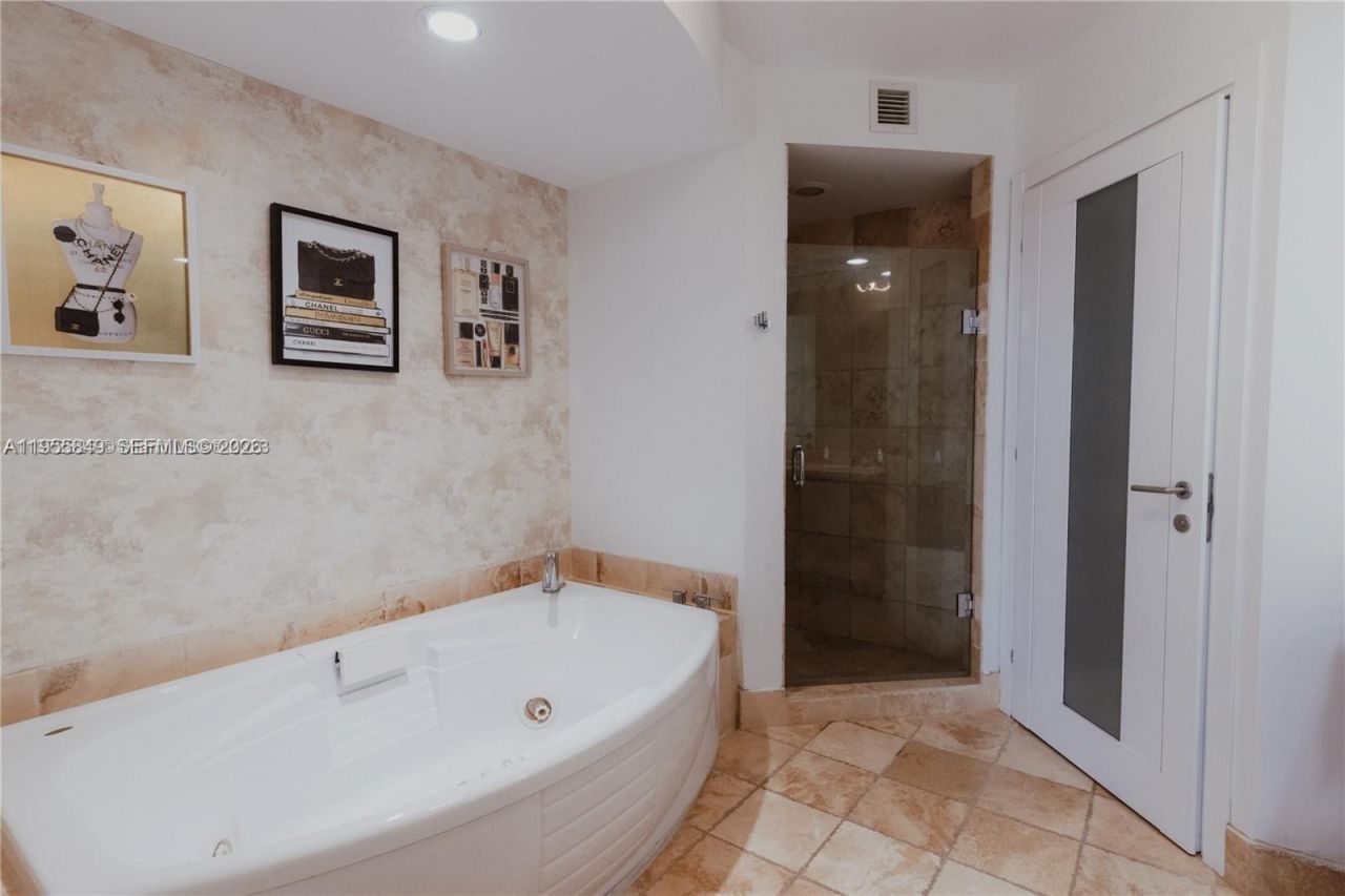 18201 Collins Ave , Unit 1507, Sunny Isles Beach, FL 33160 Photo