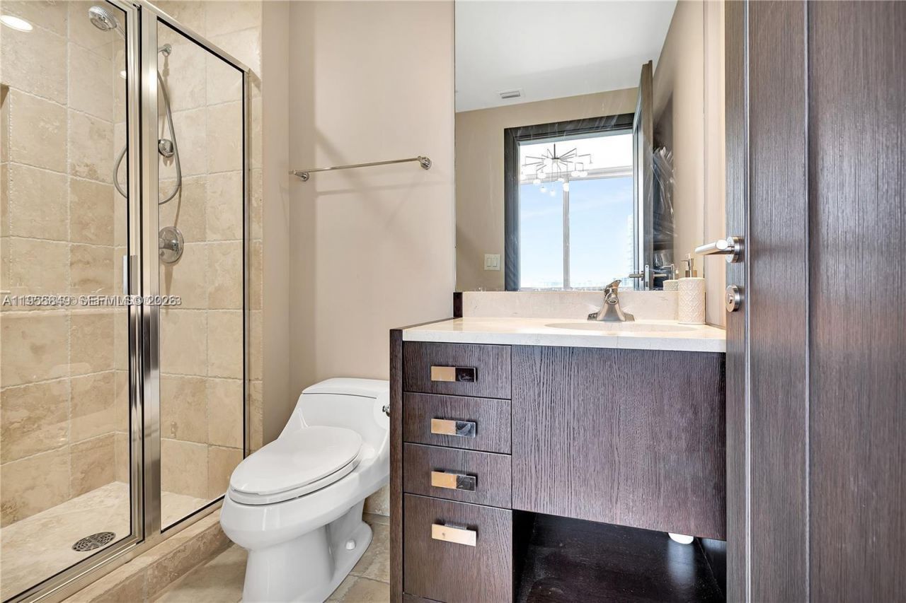 18201 Collins Ave , Unit 1507, Sunny Isles Beach, FL 33160 Photo