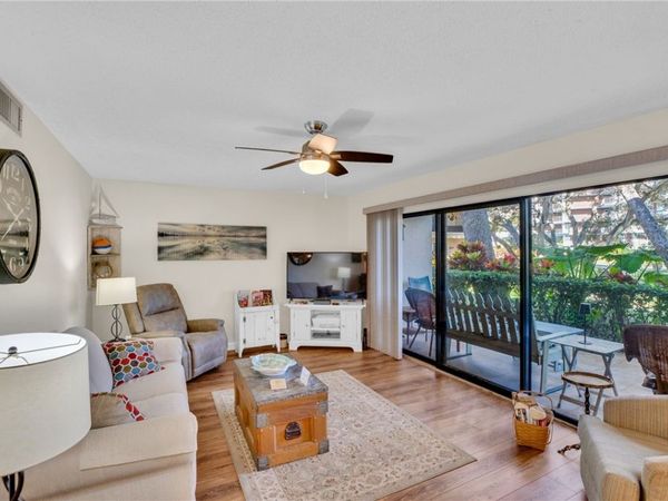910 E Causeway Boulevard, Unit B11, Vero Beach, FL 32963