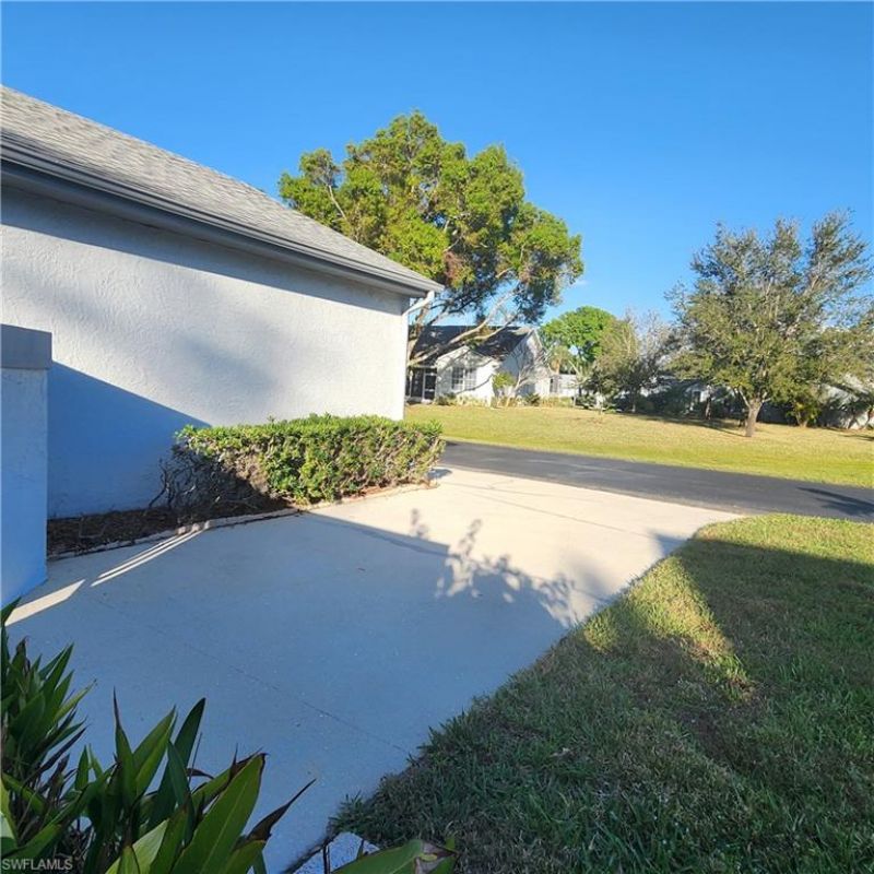 4632 Blackberry Dr, Fort Myers, FL 33905 Photo