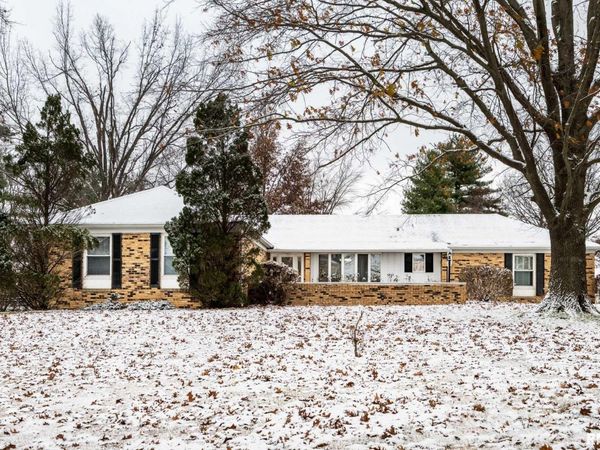 105 Woodlake Lane, Eldorado, IL 62930