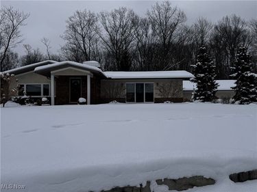 7633 Hidden Valley Drive, Kirtland, OH 44094