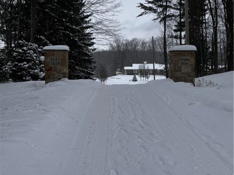 7633 Hidden Valley Drive, Kirtland, OH 44094 Photo 4