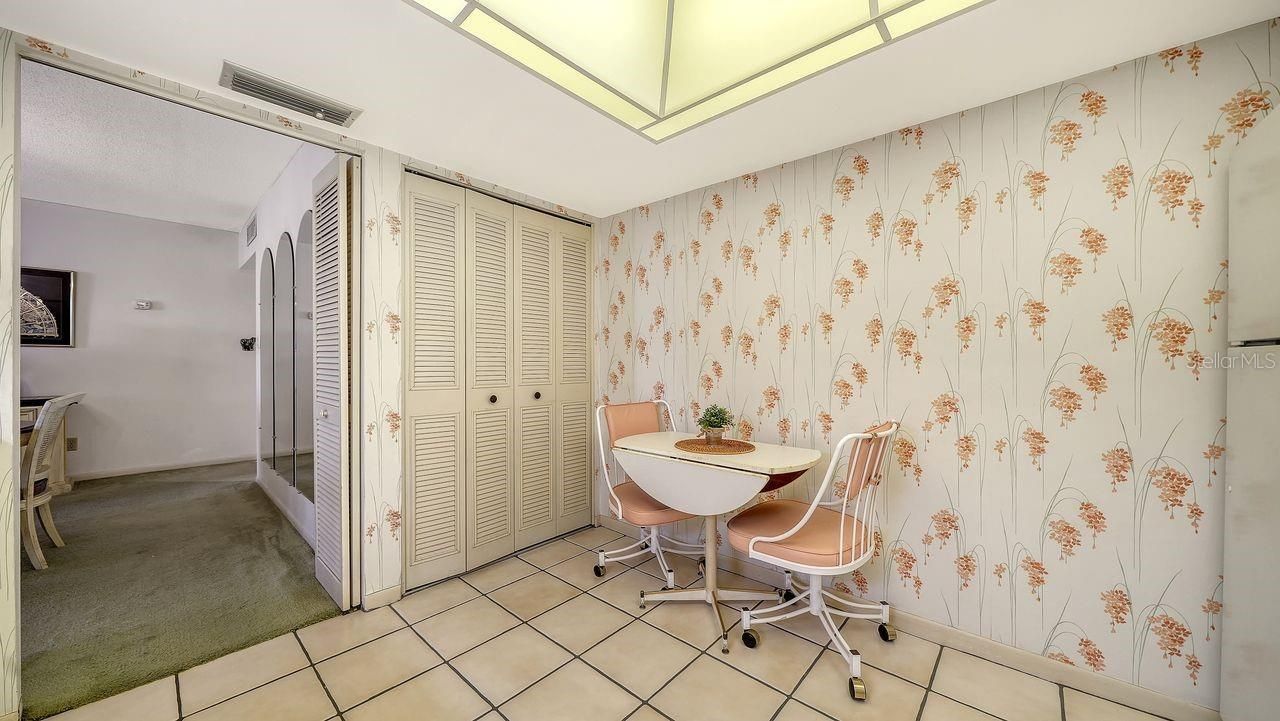 1125 W Peppertree Drive, Unit 302, Sarasota, FL 34242 Photo