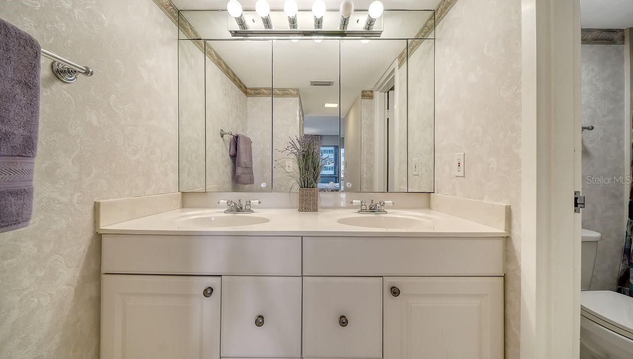 1125 W Peppertree Drive, Unit 302, Sarasota, FL 34242 Photo