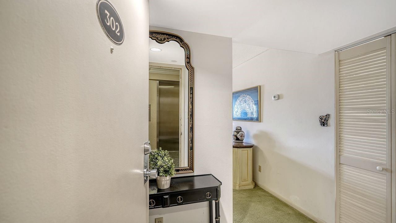 1125 W Peppertree Drive, Unit 302, Sarasota, FL 34242 Photo