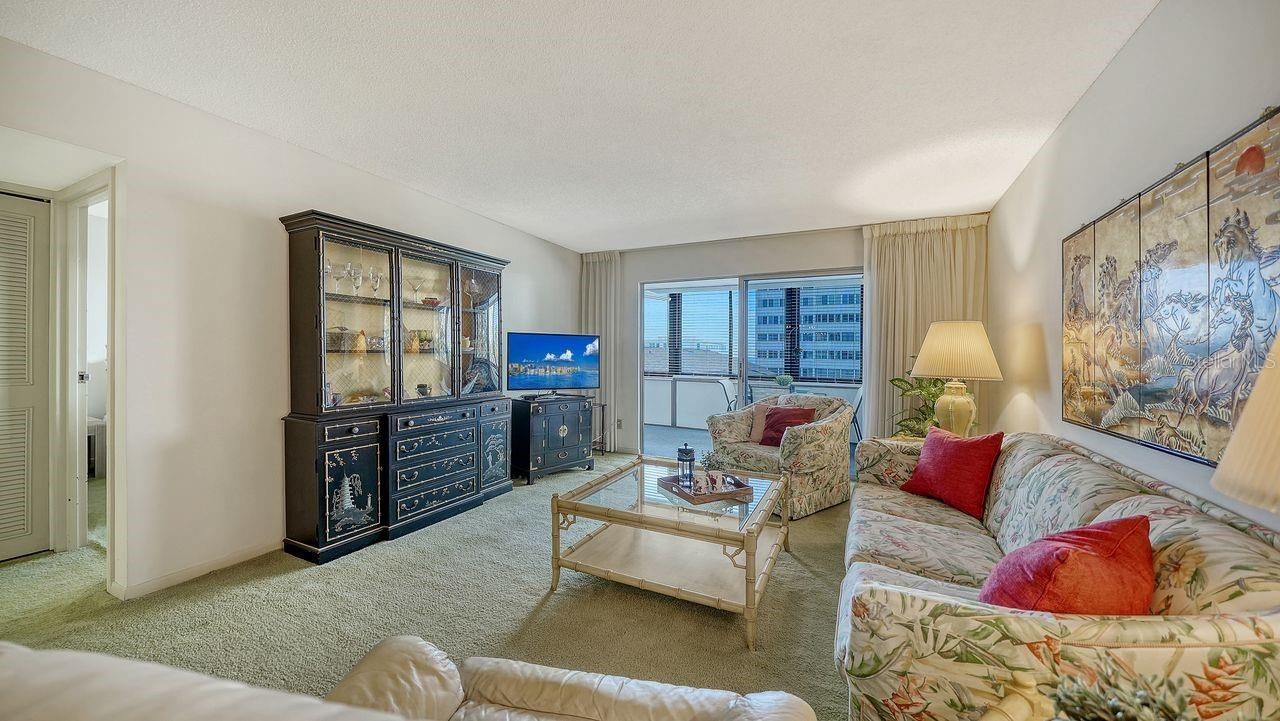 1125 W Peppertree Drive, Unit 302, Sarasota, FL 34242 Photo